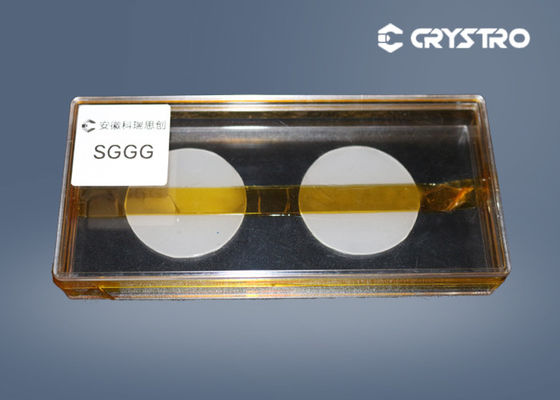 Cristal simple de Crystal Wafer SGGG de basse conduction thermique élevée optique de perte